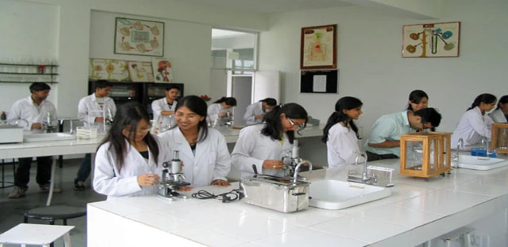 Solan Homoeopathic Medical College Lab