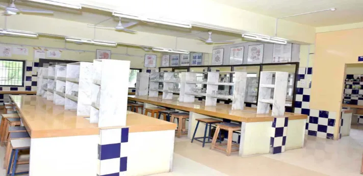 DKMM Homoeopathic Medical College Lab