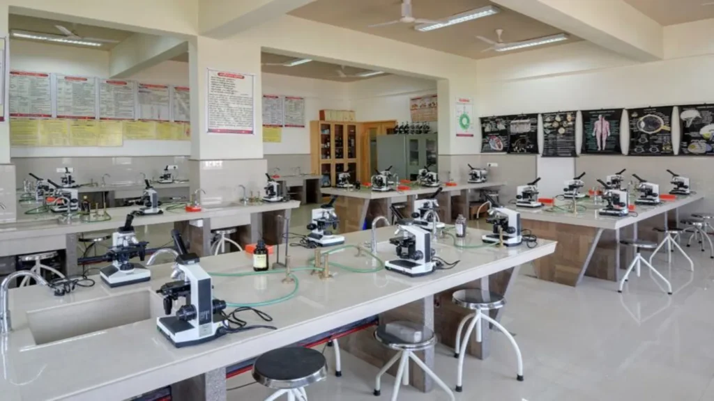 DY Patil Ayurveda College Lab