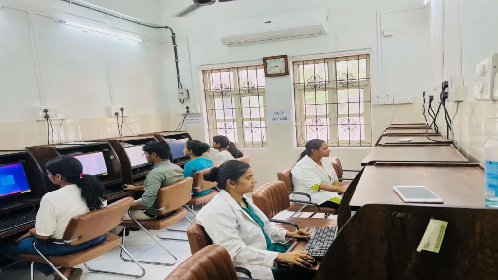 RA Podar Ayurved Medical College Computer Lab