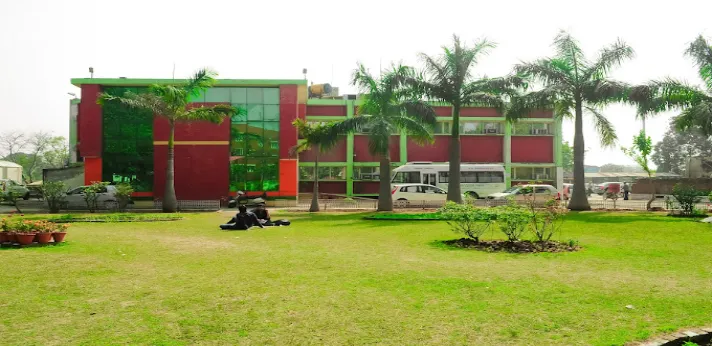 Shri Dhanwantri Ayurvedic College Chandigarh Building