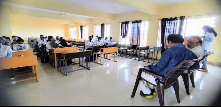 Dhanwantari Ayurved Medical College Udgir Classroom