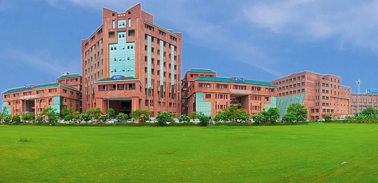 school of medical sciences research greater noida Campus