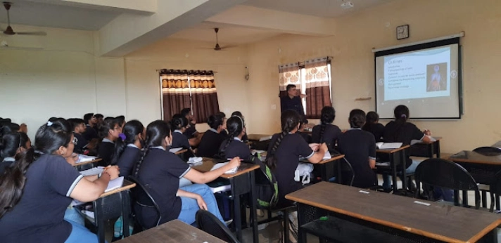 BG Garaiya Ayurved College Rajkot Classroom